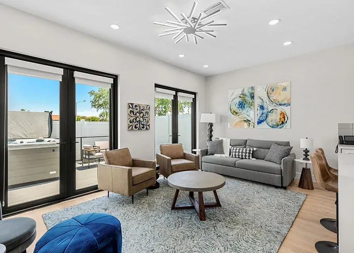 Salty Serenity Villa - New Luxe Escape With Hot Tub Spa & Rocket Views - Walk To Beach