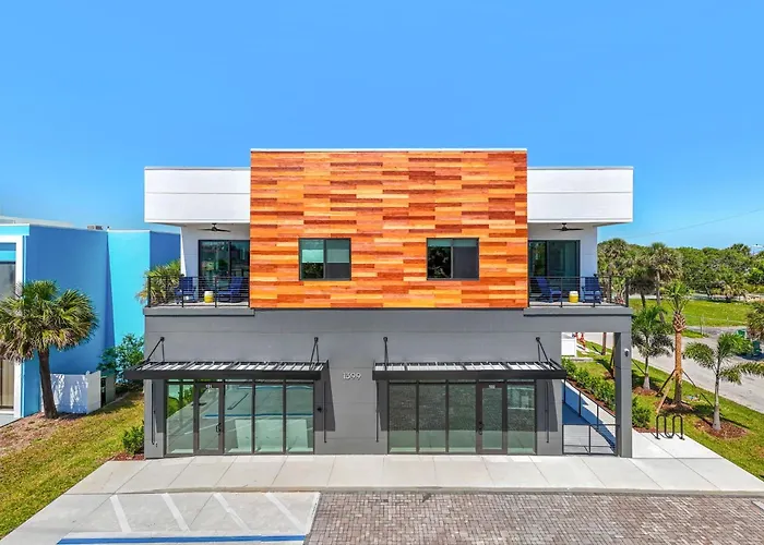 Wave Haven - 4 Luxury Units - 10Br 12Ba Total - Sleeps 6 Or 8 Per Unit - Hot Tub - Across From Beach - Rocket And Beach Views